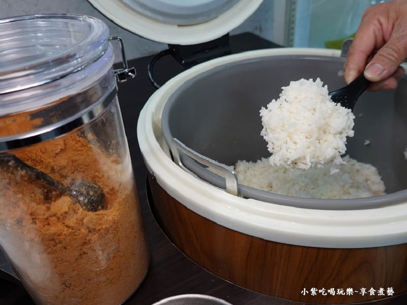白飯配肉鬆-逸小鍋鍋物嘉義仁愛店.jpg 白飯配肉鬆-逸小鍋鍋物嘉義仁愛店.jpg