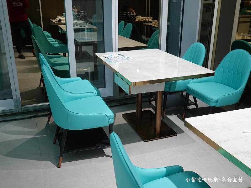 12席半包廂區-狂一鍋酸菜魚西門町店 (1).jpg