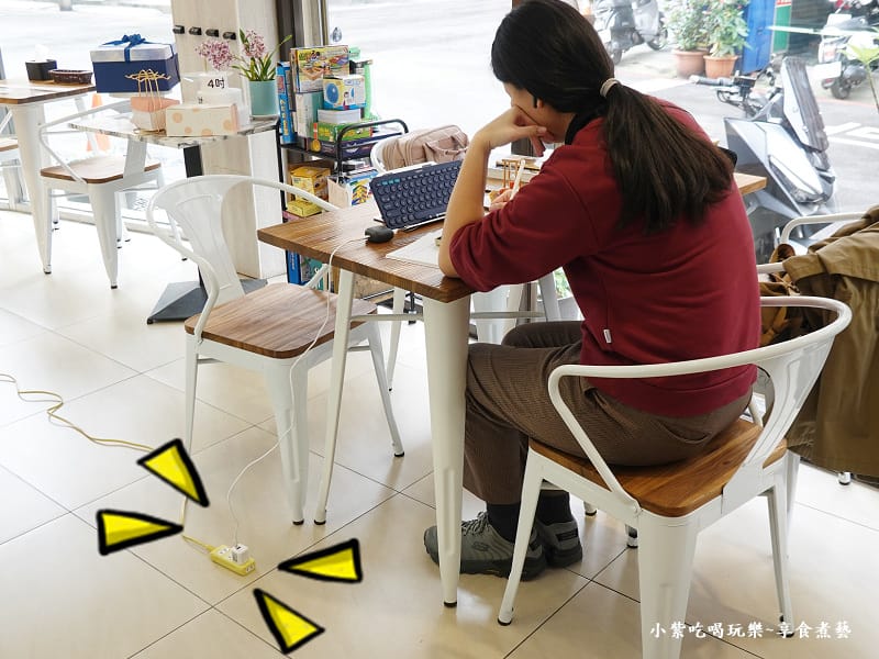 免費借插座-2025魔法氛子蛋糕店.jpg