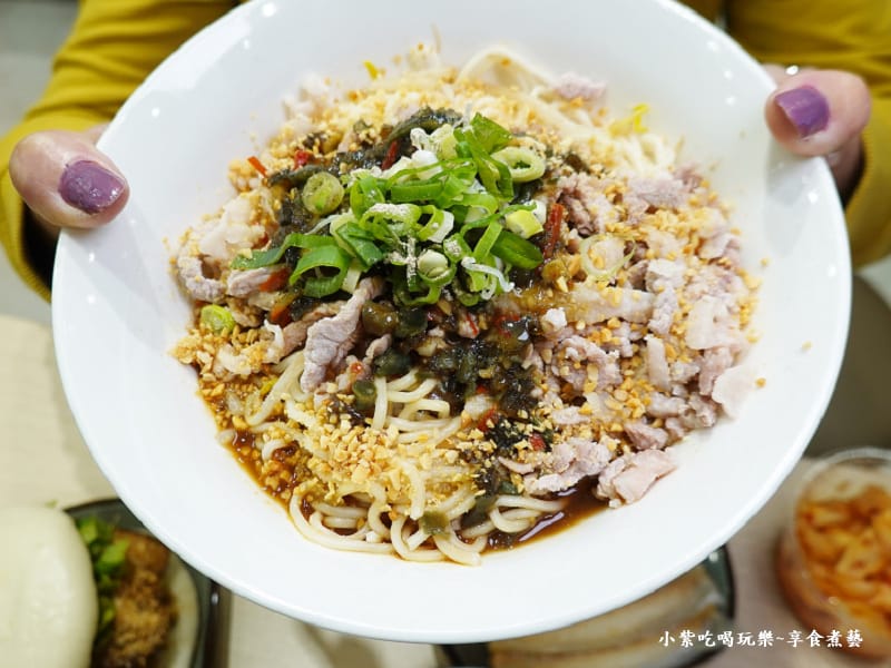 催淚皮蛋拌麵-豬一十五新北中和店 (2).jpg
