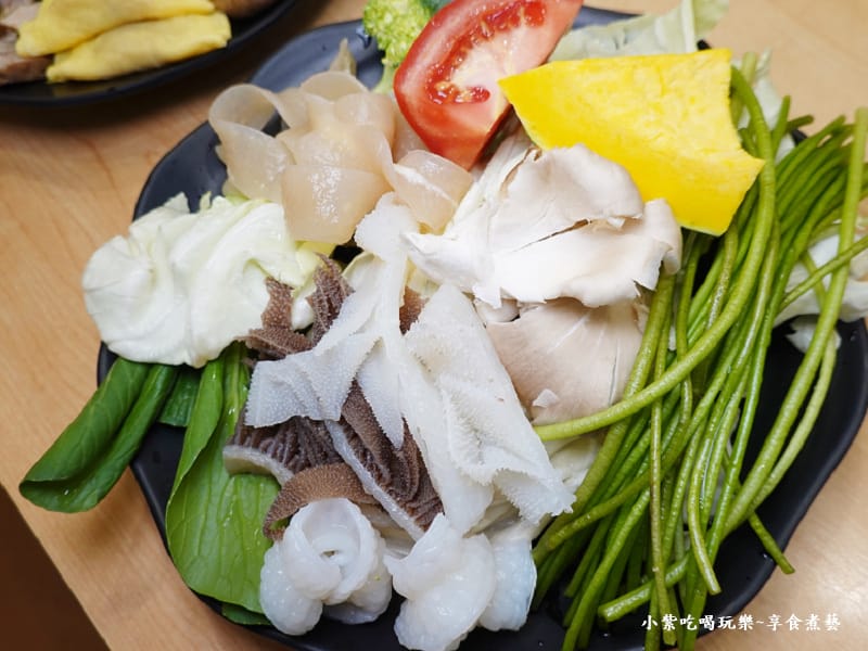 火鍋食材豐盛-鬼椒麻辣王火鍋烤串羅東旗艦店 (2).jpg 火鍋食材豐盛-鬼椒麻辣王火鍋烤串羅東旗艦店 (2).jpg
