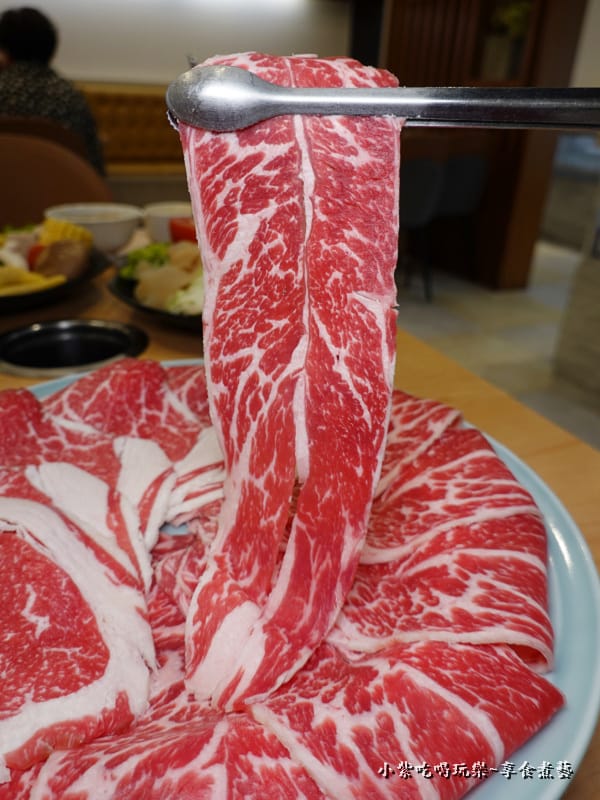 牛骨牛小排火鍋肉片-鬼椒麻辣王火鍋烤串羅東旗艦店.jpg 牛骨牛小排火鍋肉片-鬼椒麻辣王火鍋烤串羅東旗艦店.jpg