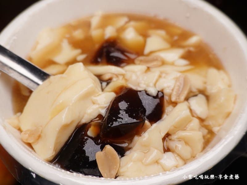 仙草小薏仁花生豆花-大囍豆花 (1).jpg 仙草小薏仁花生豆花-大囍豆花 (1).jpg