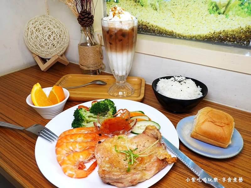 去骨大雞腿排冰鎮鮮蝦排餐-文創咖美食館 (2).jpg