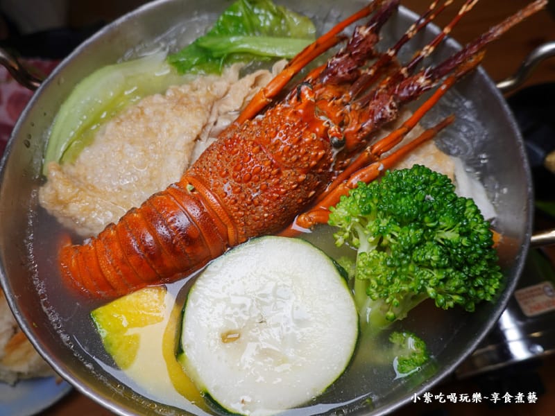 豪華龍蝦鍋物套餐搭梅花豬-文創咖美食館.jpg