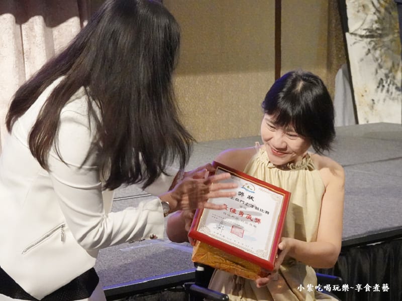 最佳勇氣獎黃千芸-2025百大品牌最具影響力表揚暨人間有愛生命鬥士文學獎.jpg
