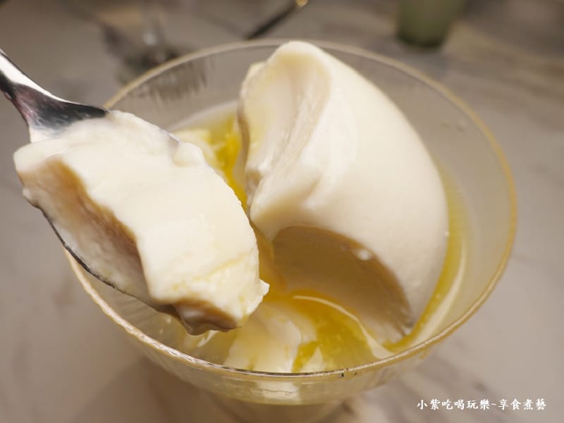 奶凍佐香橙醬(卡皮巴拉)2025西堤牛排桃園南華店 (1).jpg