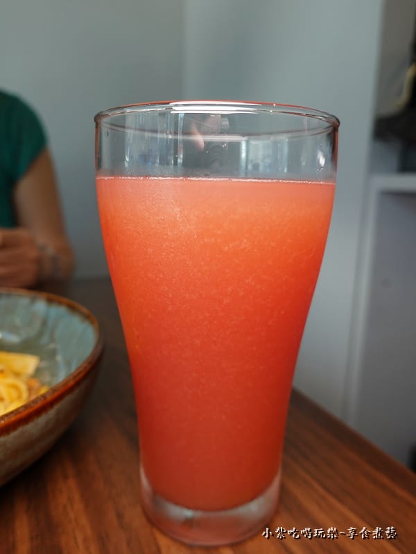 紅橙氣泡水果飲-艷陽下義大利小餐館.jpg 紅橙氣泡水果飲-艷陽下義大利小餐館.jpg