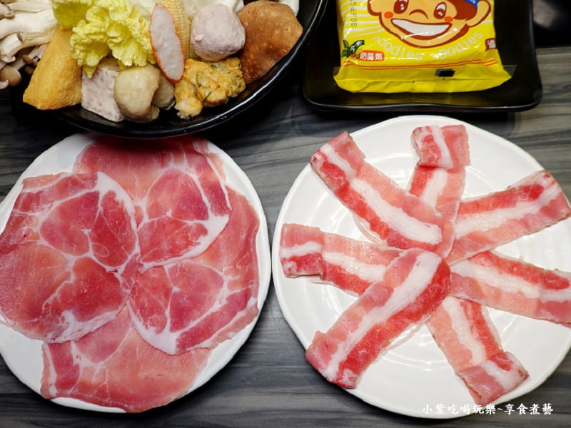 招待豬梅花、牛五花肉盤-好食多涮涮鍋雙城店.jpg 招待豬梅花、牛五花肉盤-好食多涮涮鍋雙城店.jpg
