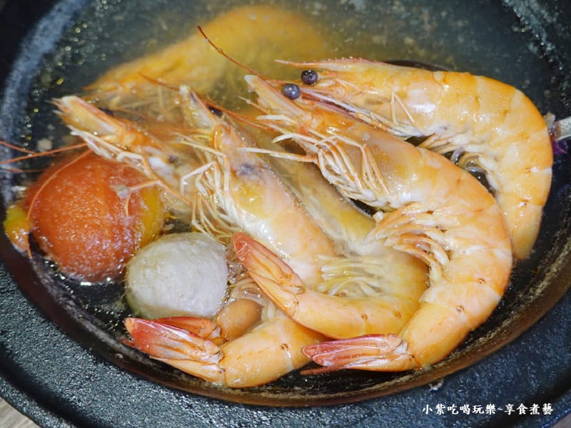 打卡送的蝦-涮飽飽石頭火鍋2.jpg 打卡送的蝦-涮飽飽石頭火鍋2.jpg