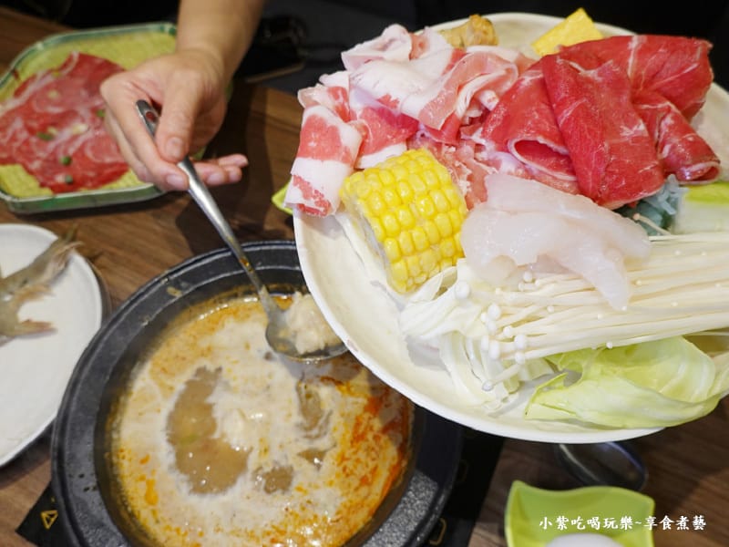 第二輪菜盤-涮飽飽石頭火鍋.jpg 第二輪菜盤-涮飽飽石頭火鍋.jpg