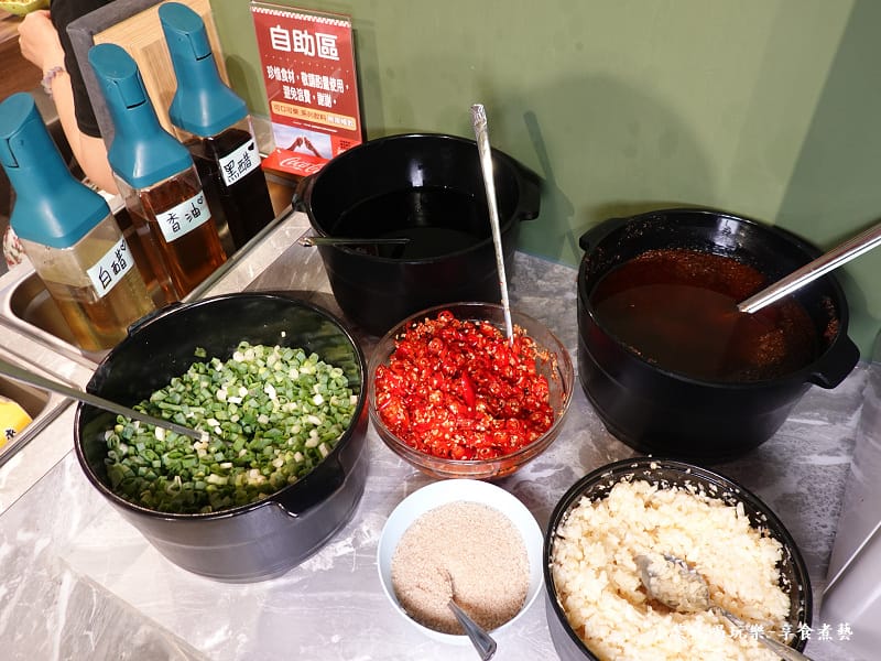 佐醬-涮飽飽石頭火鍋.jpg 佐醬-涮飽飽石頭火鍋.jpg