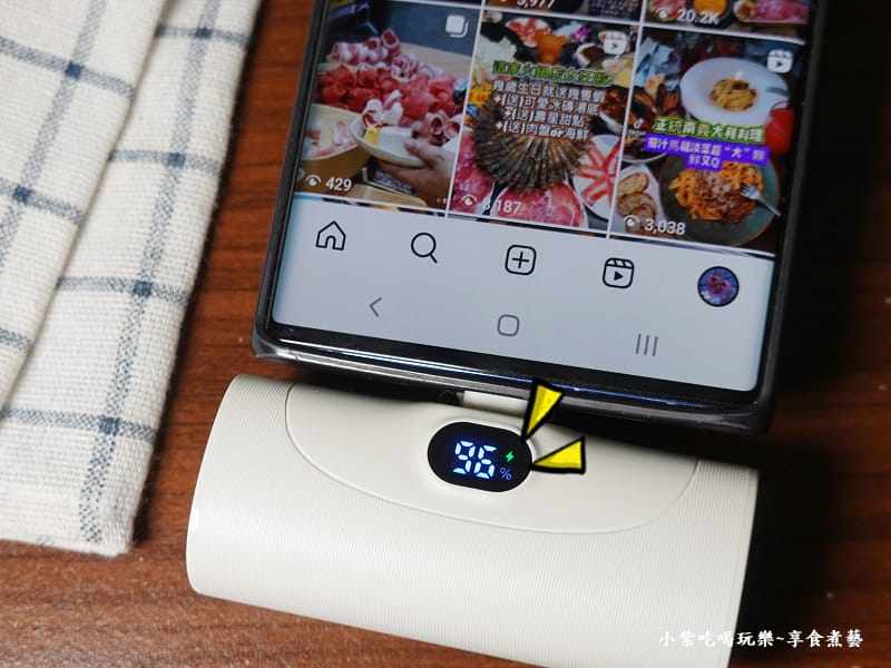 快充指示燈-kinyo-2in1急速快充口袋行動電源type-c蝦皮直營.jpg