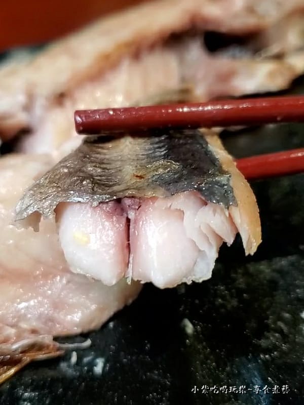 烤竹筴魚-雞老闆桶仔雞萬隆店 (2).jpg 烤竹筴魚-雞老闆桶仔雞萬隆店 (2).jpg