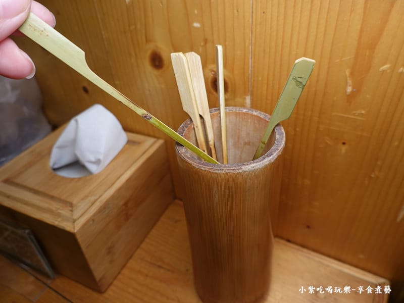 串物竹叉放置處-蔦燒居酒屋石牌店.jpg 串物竹叉放置處-蔦燒居酒屋石牌店.jpg