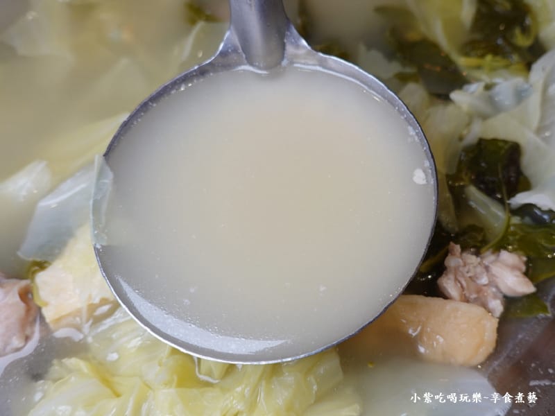 羅勒酸辣雞火鍋-蘆洲士林串燒.jpg 羅勒酸辣雞火鍋-蘆洲士林串燒.jpg