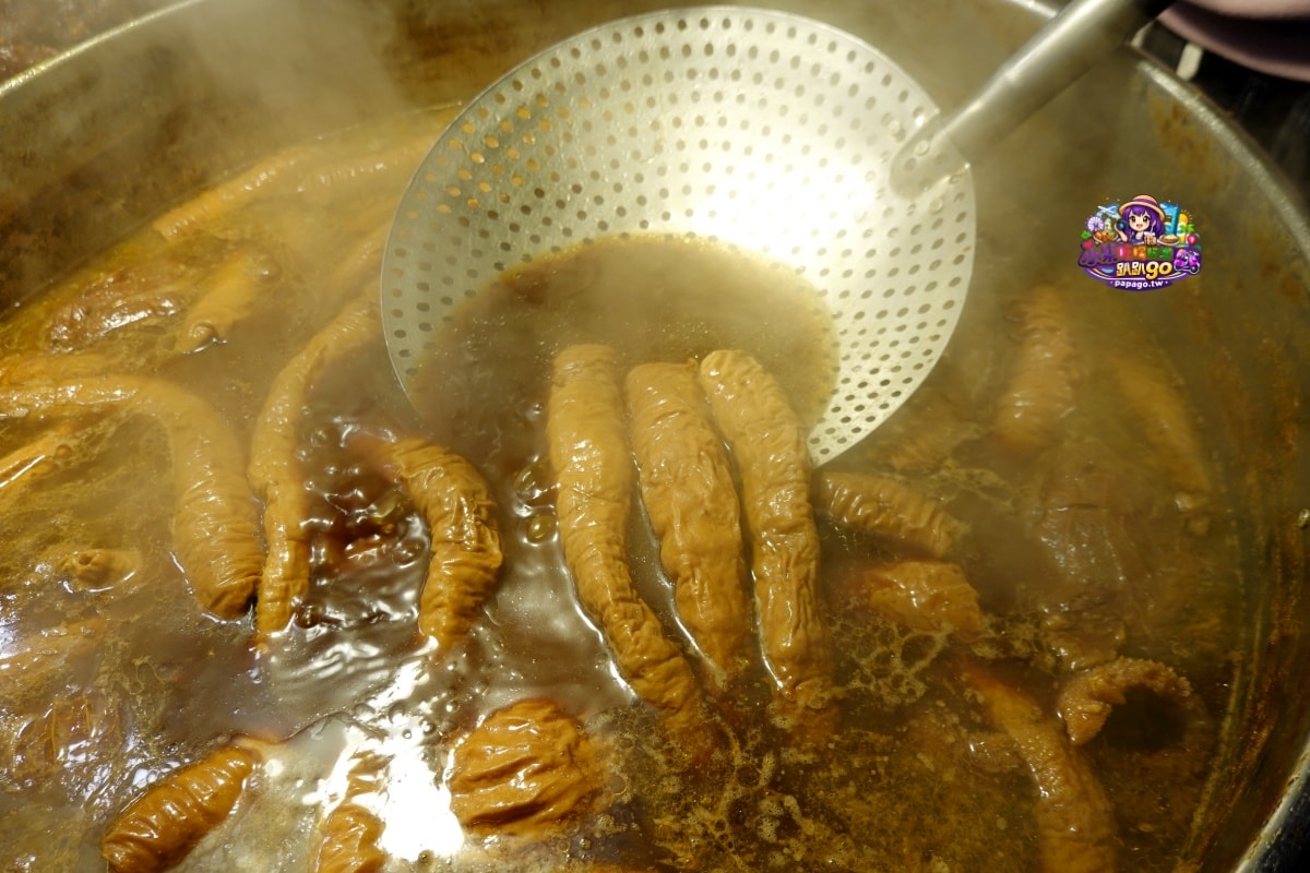捷運松山站美食/饒河夜市滷味推薦【撒旦牛滷味饒河店】一買成主顧好吃又入味滷牛三寶、滷大腸(買回家加料)立馬變身美味下飯下酒佳餚 - 第26張圖 捷運松山站美食/饒河夜市滷味推薦【撒旦牛滷味饒河店】一買成主顧好吃又入味滷牛三寶、滷大腸(買回家加料)立馬變身美味下飯下酒佳餚