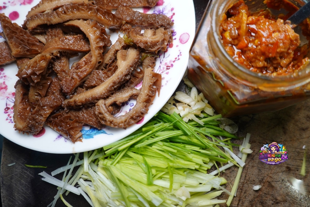 捷運松山站美食/饒河夜市滷味推薦【撒旦牛滷味饒河店】一買成主顧好吃又入味滷牛三寶、滷大腸(買回家加料)立馬變身美味下飯下酒佳餚 - 第33張圖 捷運松山站美食/饒河夜市滷味推薦【撒旦牛滷味饒河店】一買成主顧好吃又入味滷牛三寶、滷大腸(買回家加料)立馬變身美味下飯下酒佳餚