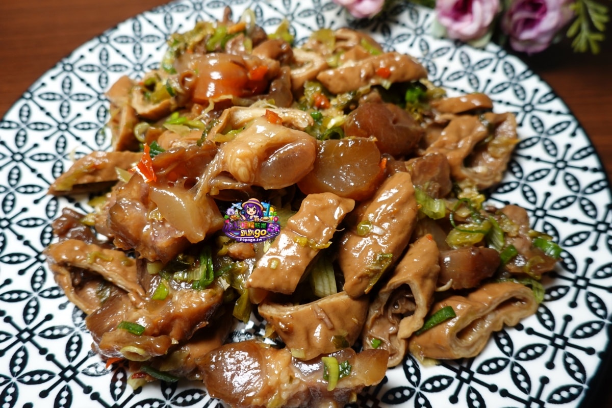 捷運松山站美食/饒河夜市滷味推薦【撒旦牛滷味饒河店】一買成主顧好吃又入味滷牛三寶、滷大腸(買回家加料)立馬變身美味下飯下酒佳餚 - 第36張圖 捷運松山站美食/饒河夜市滷味推薦【撒旦牛滷味饒河店】一買成主顧好吃又入味滷牛三寶、滷大腸(買回家加料)立馬變身美味下飯下酒佳餚