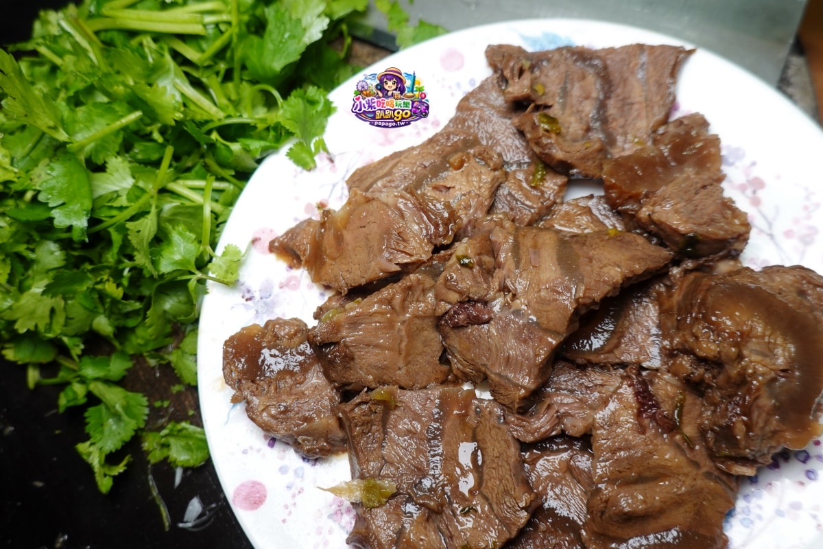 捷運松山站美食/饒河夜市滷味推薦【撒旦牛滷味饒河店】一買成主顧好吃又入味滷牛三寶、滷大腸(買回家加料)立馬變身美味下飯下酒佳餚 - 第38張圖 捷運松山站美食/饒河夜市滷味推薦【撒旦牛滷味饒河店】一買成主顧好吃又入味滷牛三寶、滷大腸(買回家加料)立馬變身美味下飯下酒佳餚