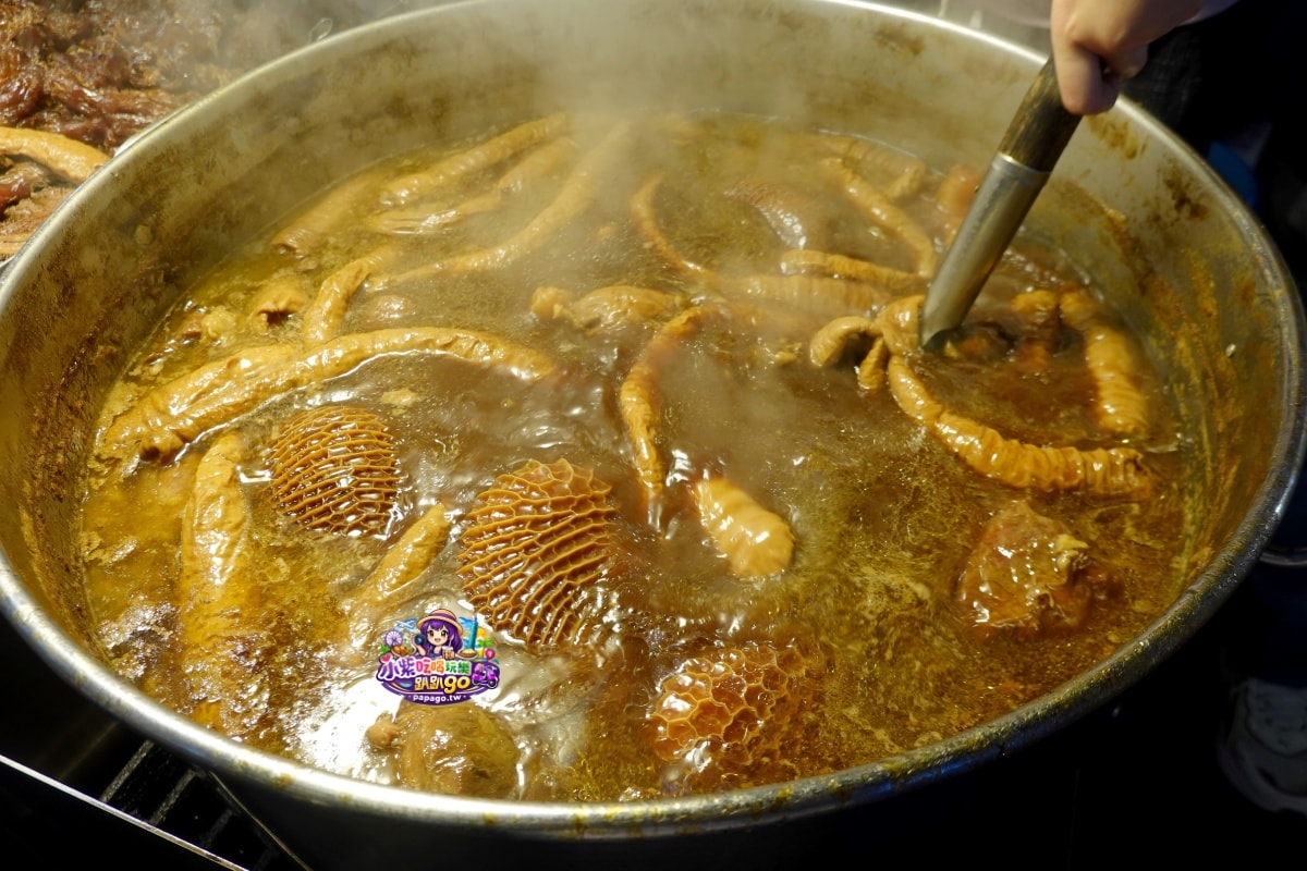 捷運松山站美食/饒河夜市滷味推薦【撒旦牛滷味饒河店】一買成主顧好吃又入味滷牛三寶、滷大腸(買回家加料)立馬變身美味下飯下酒佳餚 - 第9張圖 捷運松山站美食/饒河夜市滷味推薦【撒旦牛滷味饒河店】一買成主顧好吃又入味滷牛三寶、滷大腸(買回家加料)立馬變身美味下飯下酒佳餚