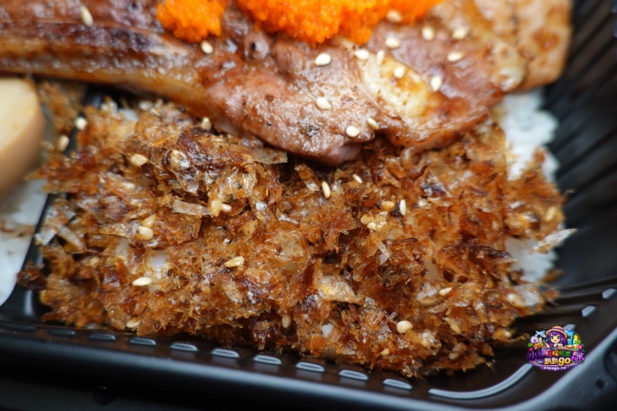 桃園八德平價日式便當【炬日式烤肉飯八德廣福店】內用湯品無限喝到飽/好吃炙燒腿牛雙拼飯/戰斧豚雞雙饗丼(有外送服務與限定優惠99元精緻便當)食記附菜單