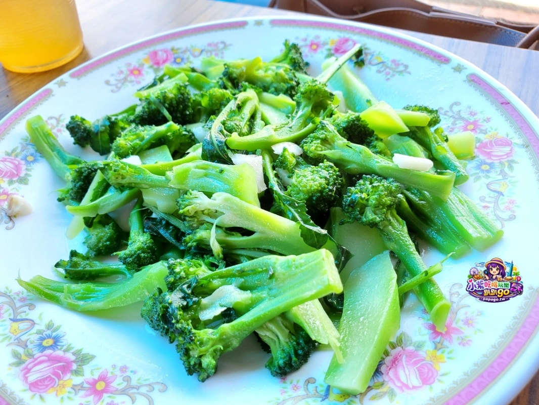 南投賞花景點美食/信義鄉草坪頭櫻花季【101葉家古厝】燈籠花隧道/茶園櫻花景觀步道/肉燥飯/15道現採現炒山區特色時蔬每盤100元(草坪頭美食推薦)