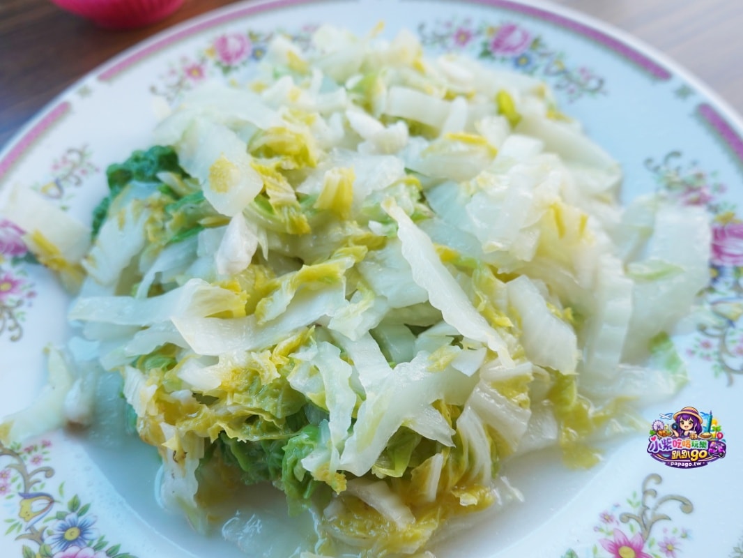 南投賞花景點美食/信義鄉草坪頭櫻花季【101葉家古厝】燈籠花隧道/茶園櫻花景觀步道/肉燥飯/15道現採現炒山區特色時蔬每盤100元(草坪頭美食推薦)