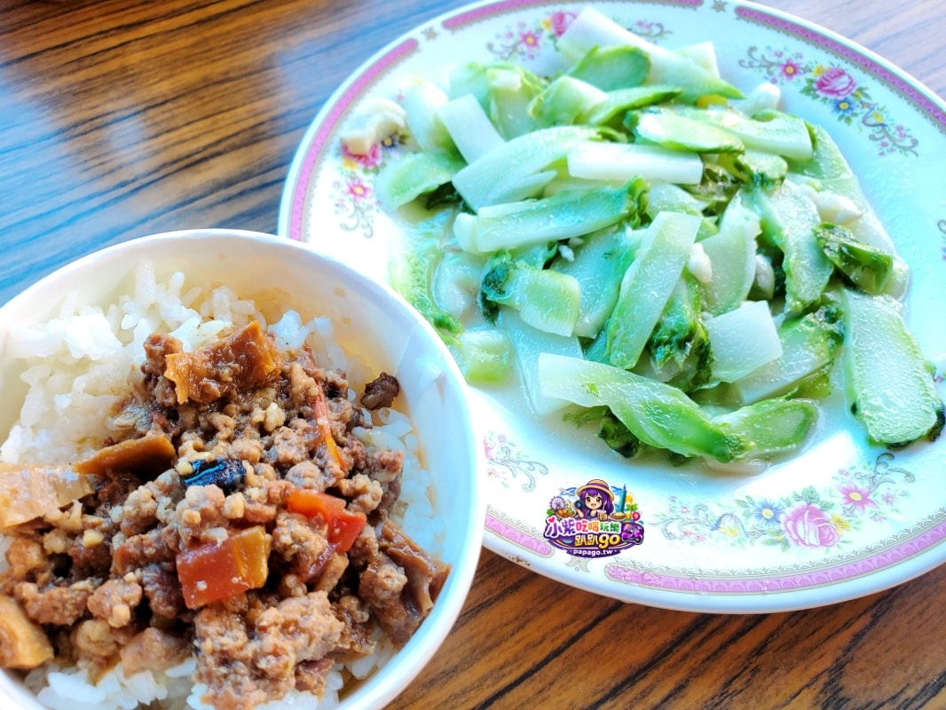 南投賞花景點美食/信義鄉草坪頭櫻花季【101葉家古厝】燈籠花隧道/茶園櫻花景觀步道/肉燥飯/15道現採現炒山區特色時蔬每盤100元(草坪頭美食推薦)
