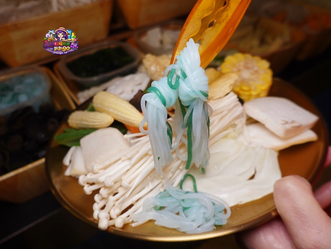 新北火鍋吃到飽/永和寵物友善/單人友善吃到飽【呼穀壽喜燒永和中正店 】伯爵茶壽喜燒湯底涮肉真好吃!6種牛豬雞肉盤/鍋物飲品自助吧(呼穀壽喜燒菜單) - 第33張圖 新北火鍋吃到飽/永和寵物友善/單人友善吃到飽【呼穀壽喜燒永和中正店 】伯爵茶壽喜燒湯底涮肉真好吃!6種牛豬雞肉盤/鍋物飲品自助吧(呼穀壽喜燒菜單)