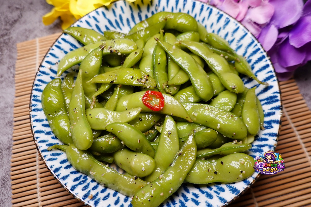 台中海線美食/宅配滷味推薦【大甲王記滷味】大甲鎮瀾宮商圈老店伴手禮/吮指麻辣鳳爪/麻辣小方干/五香毛豆/椒鹽豬耳/香草雞翅(小酌下酒滷味/追劇必備小菜)