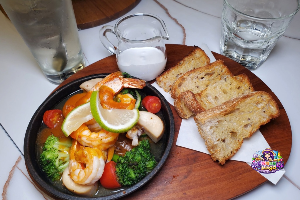 台北信義商圈百貨公司美食餐廳推薦【成真咖啡台北BELLAVITA信義店】貴婦百貨/寶麗廣場(早午餐/沙拉/義大利麵/燉飯/舒芙蕾厚鬆餅/下午茶/飲品咖啡)成真咖啡菜單 - 第17張圖 台北信義商圈百貨公司美食餐廳推薦【成真咖啡台北BELLAVITA信義店】貴婦百貨/寶麗廣場(早午餐/沙拉/義大利麵/燉飯/舒芙蕾厚鬆餅/下午茶/飲品咖啡)成真咖啡菜單