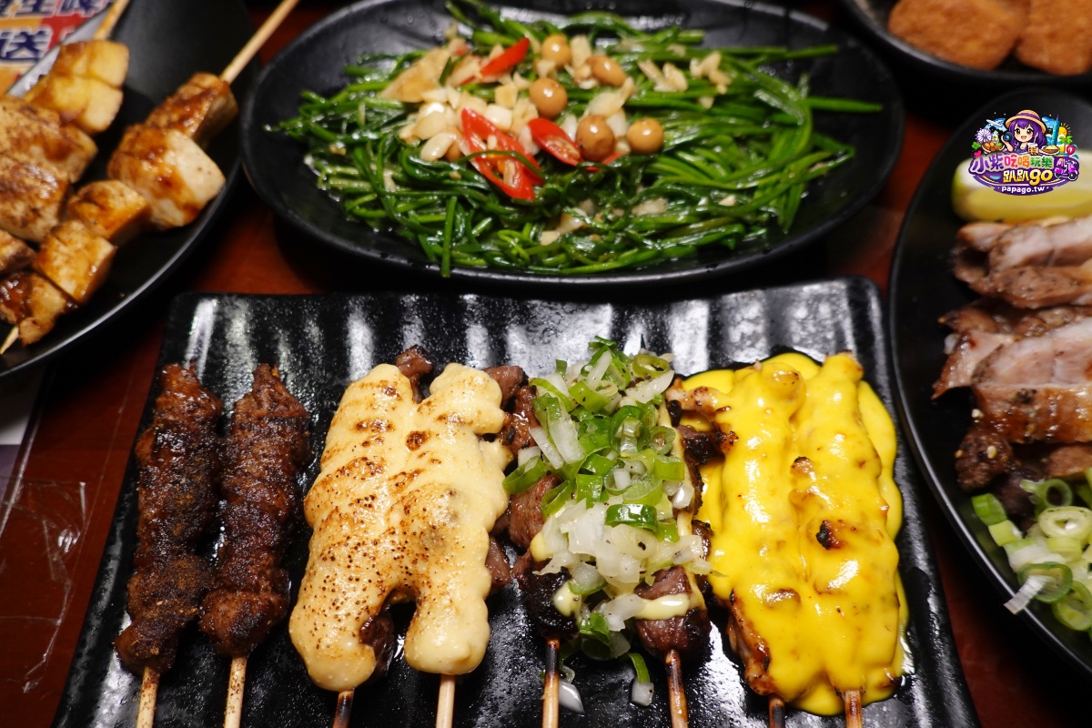 台北士林夜市聚餐慶生居酒屋/捷運劍潭站美食/寵物友善【雞老闆桶仔雞士林店】天天送烤雞/用餐不限時/免費歡唱KTV/生日招待生啤一壺/學生吃雞只要599元(雞老闆桶仔雞菜單) - 第2張圖 台北士林夜市聚餐慶生居酒屋/捷運劍潭站美食/寵物友善【雞老闆桶仔雞士林店】天天送烤雞/用餐不限時/免費歡唱KTV/生日招待生啤一壺/學生吃雞只要599元(雞老闆桶仔雞菜單)